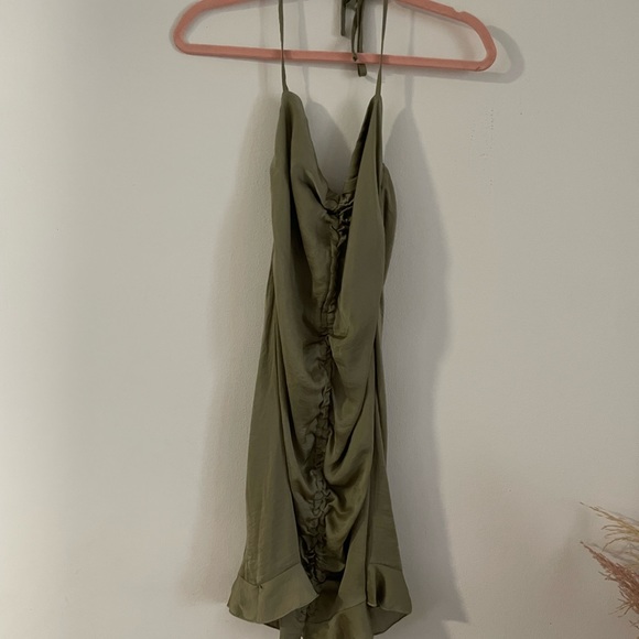 Princess polly US Size 4. Never worn! Perfect dress for warm weather! - Picture 2 of 4